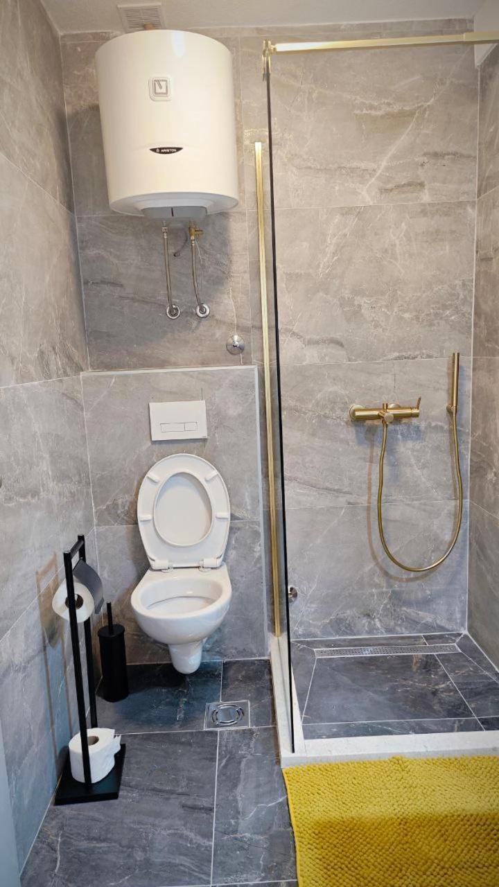 Apartmani Radovic Bijela Exterior photo