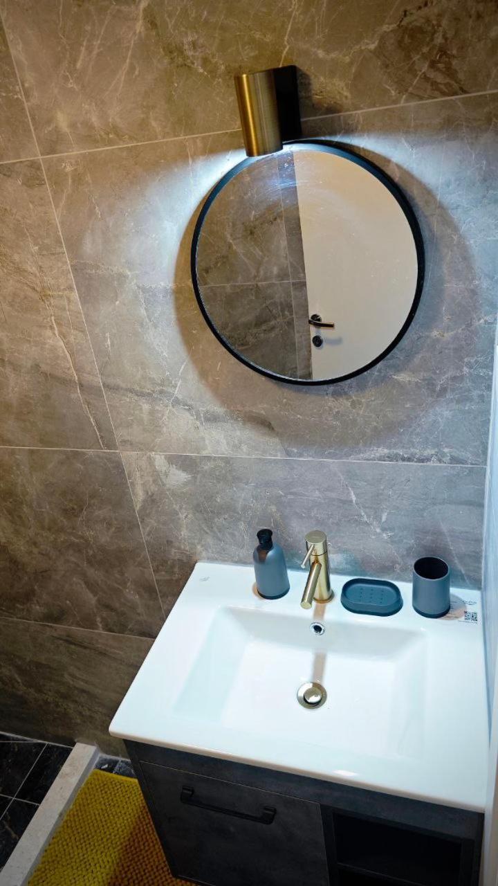 Apartmani Radovic Bijela Exterior photo